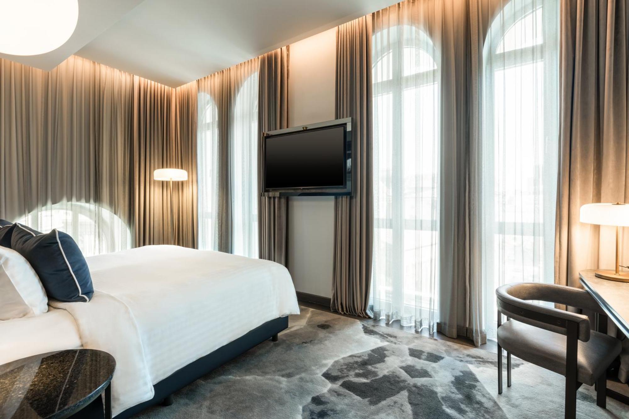 The Marmorosch Bucharest, Autograph Collection Hotel Exterior foto A bedroom at the hotel